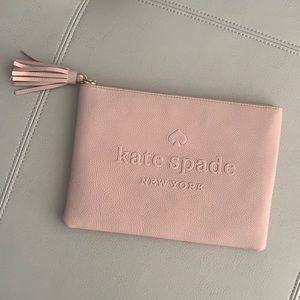 NWT Kate Spade Gia Larchmont Avenue Logo leather clutch 💯 authentic